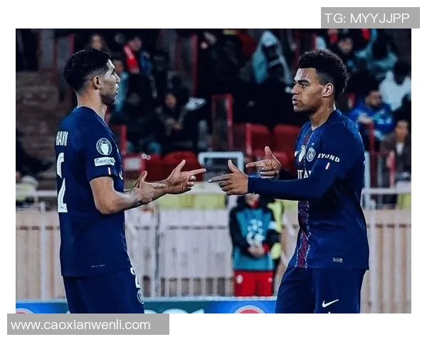 西甲经典对决曼联与巴黎圣日耳曼战成平局帽子戏法引发全场热烈反响